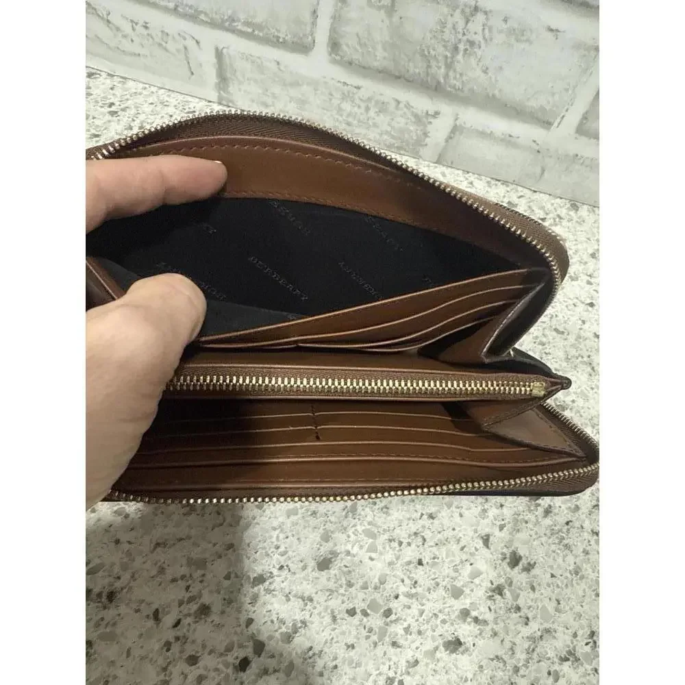 Burberry Elmore Leather and Canvas Horseferry Check Zip Wallet - Picture 4 of 11